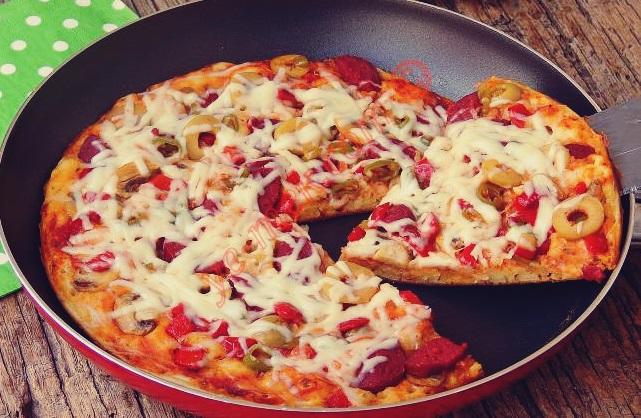 En Kolay Şekilde Ev Yapımı Pizza Tarifi!