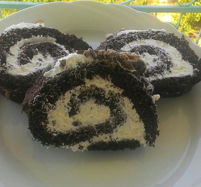 Kakaolu Rulo Pasta.. Yapımı Kolay Ve O Kadar Lezzetli :)
