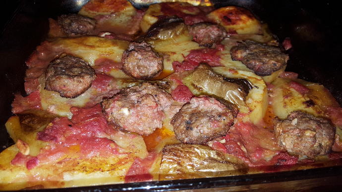 Fırında Patatesli Leziz Köfteler