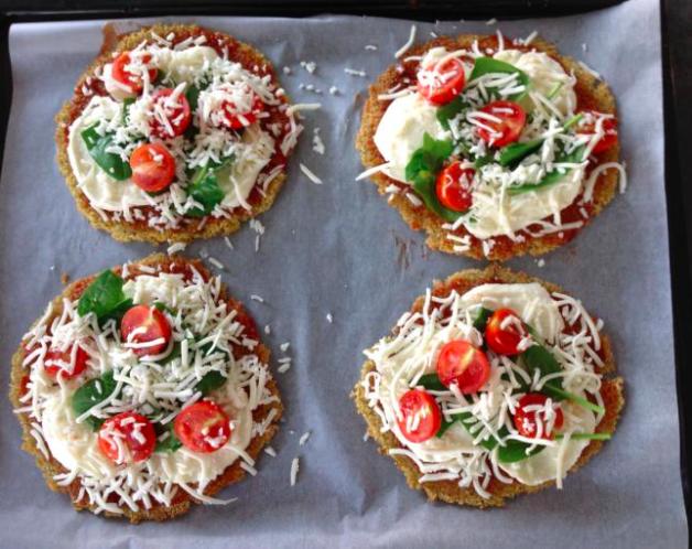 Sağlıklı Beslenenler ve Diyette Olanlar İçin Yapılışı Kolay Mini Kinoa Pizza!