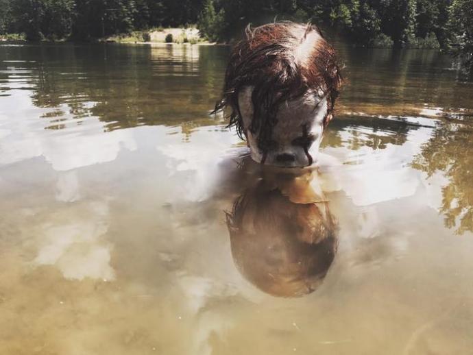 3 Yaşındaki Şirin Çocuğun Tüylerinizi Ürpertecek Fotoğrafları