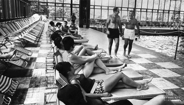 1960'lı Yılların Kartpostallarında Bulunan Yerler ile Bugün Arasındaki İnanılmaz Farkı Gösteren Fotoğrafçı