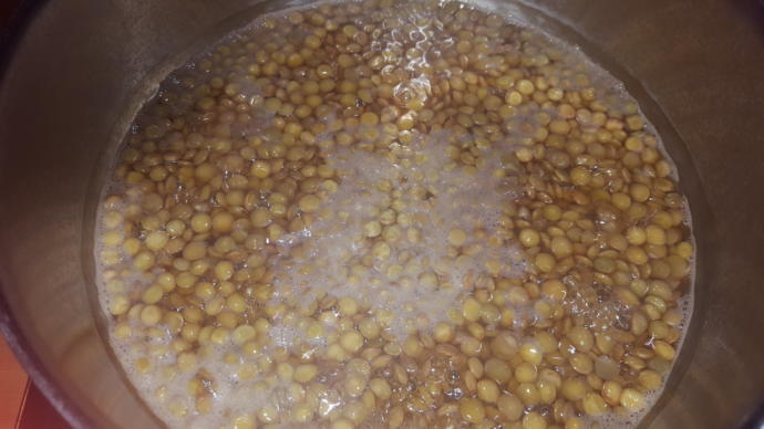 Vücuda Kan Deposu Etli ve Erişteli Yeşil Mercimek