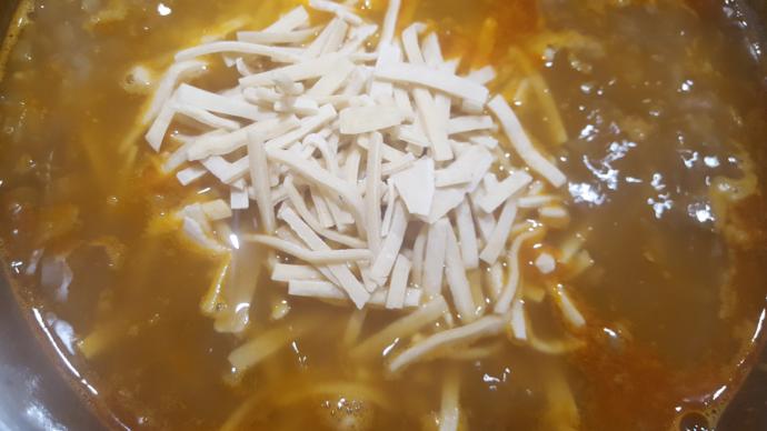 Vücuda Kan Deposu Etli ve Erişteli Yeşil Mercimek