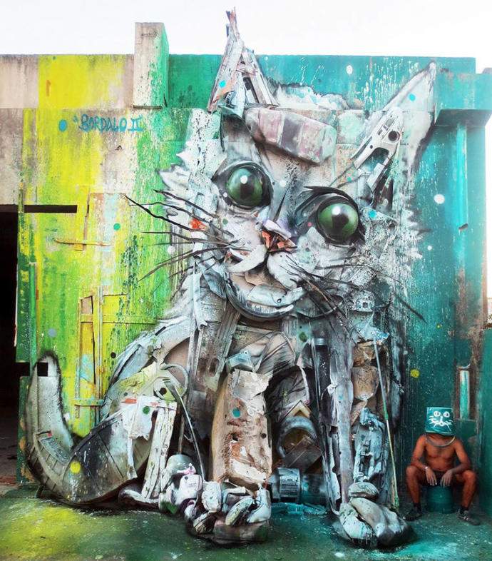 Sokakta Bulduğu Atık Malzemelerle 3D Grafitiler Yapan İnanılmaz Sokak Sanatçısı