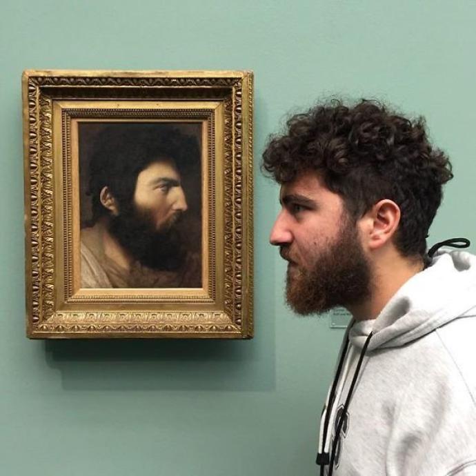 Müzedeki Sanat Eserlerinde Tesadüfen Kendilerine Rastlayan Müzenin Şanslı Ziyaretçileri!