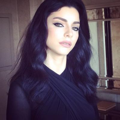 Orijinalinin Nadir Bulunduğu Siyah Saçın İnanılmaz Çekiciliği