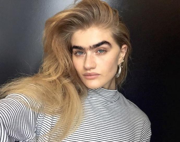 Gür Kaşlarıyla Meslektaşlarını Gündemden Silen Model: Sophia Hadjipanteli!