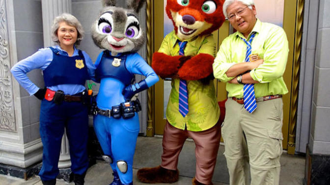 Emekli Çift Cosplay'ı Keşfediyor ve Hobilerine Dönüşen Bu Aktiviteden Bir Daha Vazgeçemiyor!