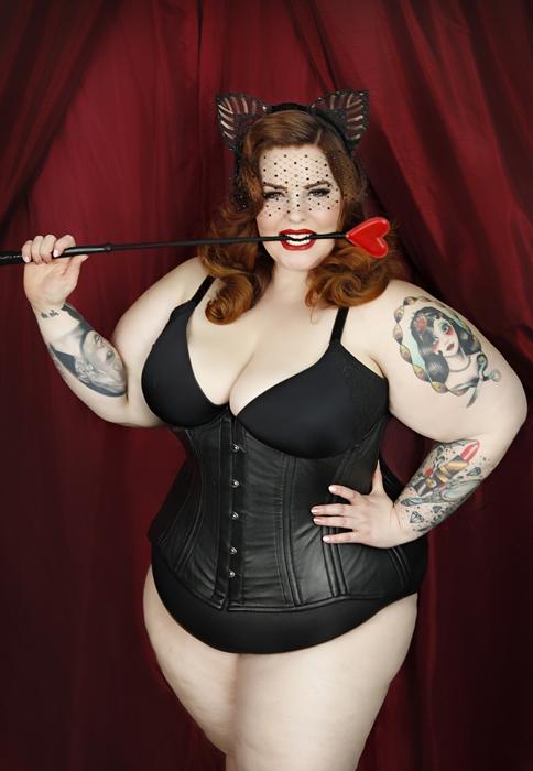 O Obezite Hastası Bir Manken! İşte Dünyanın En Şişman Mankeni: Tess Munster