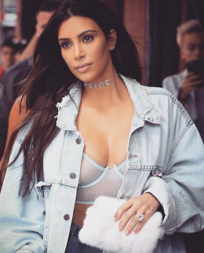 Kim Kardashian'ı Seksi Kılan Şey Yalnızca Kalçaları Değil, Moda Takıntılarıdır!