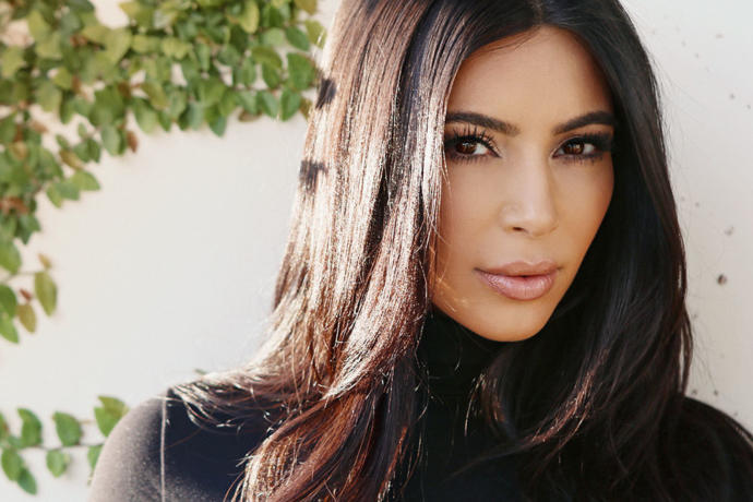 Kim Kardashian'ı Seksi Kılan Şey Yalnızca Kalçaları Değil, Moda Takıntılarıdır!