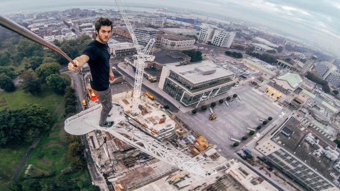 Selfie Çekmenin Yasak Olduğu Yerler