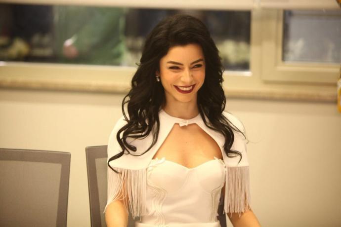 Herkes Ayılıp Bayılsa da Aslında Güzelliği Abartılmış 14 Ünlü Kadın!