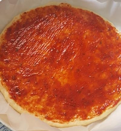 En Pratik İtalyan Lezzeti: 10 Dakikada Pişen Tavada Pizza