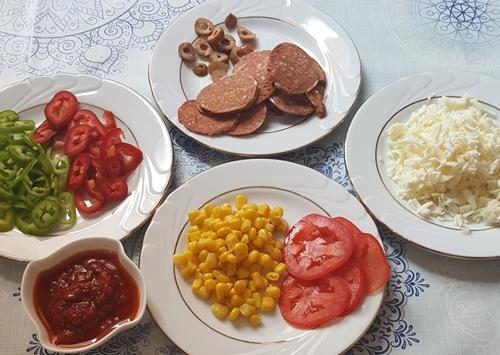 En Pratik İtalyan Lezzeti: 10 Dakikada Pişen Tavada Pizza