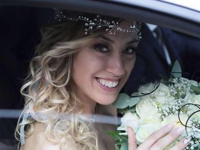 Damat Olmasa da Olur Diyerek Kendi Kendine Düğün Yapan Gelin: Laura Mesi
