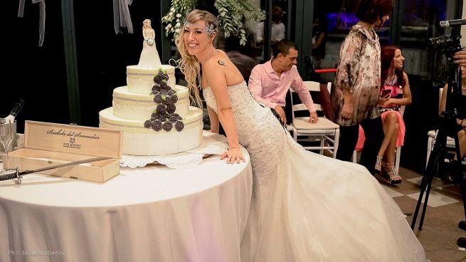 Damat Olmasa da Olur Diyerek Kendi Kendine Düğün Yapan Gelin: Laura Mesi