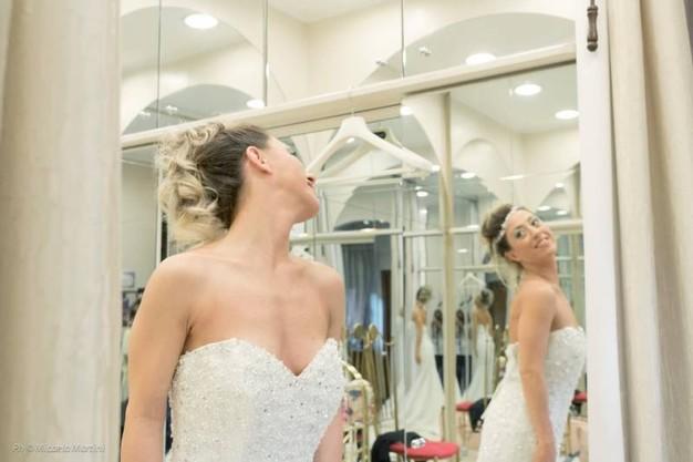 Damat Olmasa da Olur Diyerek Kendi Kendine Düğün Yapan Gelin: Laura Mesi