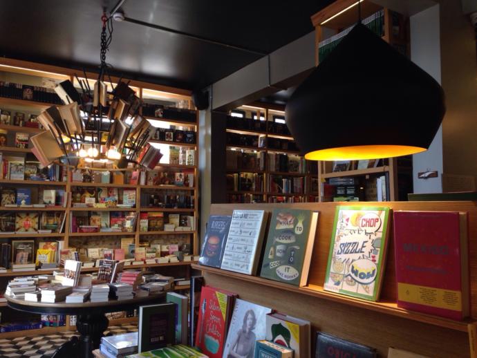 Kitap Kurduysanız Size İstanbul'da Önerebileceğim 5 Muhteşem Kafe!