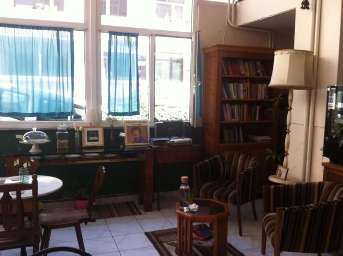 Kitap Kurduysanız Size İstanbul'da Önerebileceğim 5 Muhteşem Kafe!