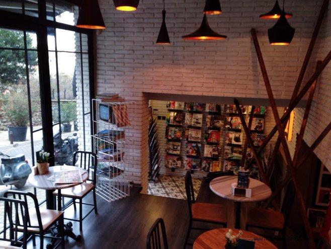 Kitap Kurduysanız Size İstanbul'da Önerebileceğim 5 Muhteşem Kafe!