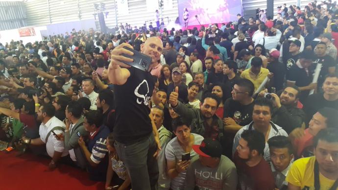 Yeryüzünün En Seksi ve En Sempatik Adamı: Johnny Sins