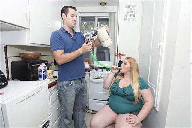 Obez Olmak İçin Sürekli Yemek Yiyen Çılgın Bir Kadın!