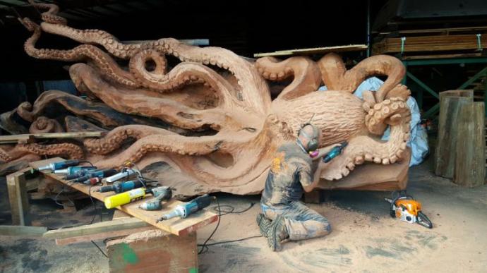 Kurumuş ve Yıkılmış Bir Ağacı Sanat Eserine Çeviren Adam: Jeffrey Michael Samudosky!