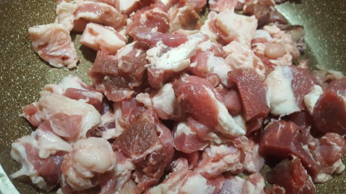 Et Sevenlere Özel Bir Lezzet: Soslu Kuzu Kavurma