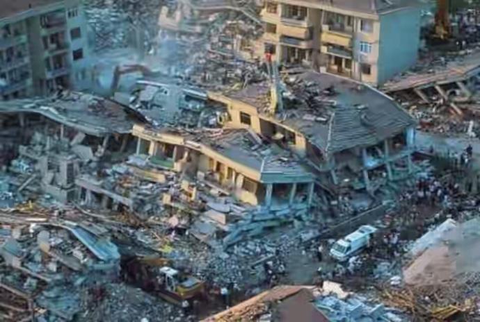 Gerçekle Yüzleşmeye Cesaretin Var mı? Hepimizin Canını Yakacak Marmara Depremi Senaryosu