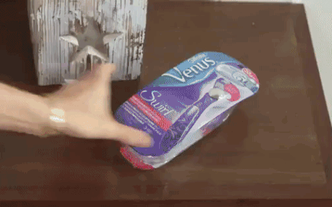 Tıraşın Tam da Kızların Aradığı O Mükemmel Tüy Alma Yöntemi Olduğunu Kanıtlayan 6 Neden