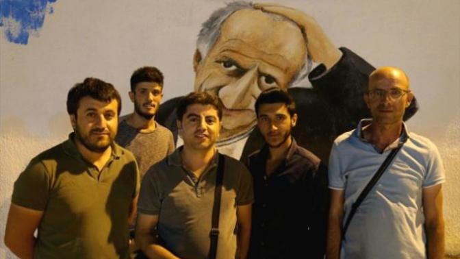 Onlar Gündüz Öğretmen, Gece İse Ressam! İşte Karşınızda Gizemli Sanatçılar!