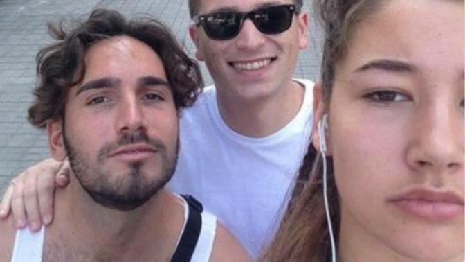 Tacizcilerle Uğraşmaktan Yorulduğu İçin Onlarla Selfie Yapan Bir Kadın: Noa Jansma!