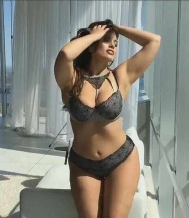 "Boşuna Spor Yapma, Sen Kilo Veremezsin" Sözleri ile Çılgına Dönen Güzel Vücutlu Manken: Ashley Graham