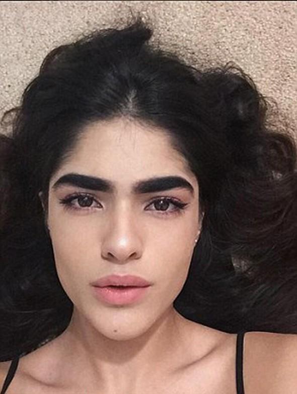 "Evrime Nasıl Kafa Atılır?" Sorusuna En Başarılı Cevabı Veren Bir Manken: Samantha Digiacomo