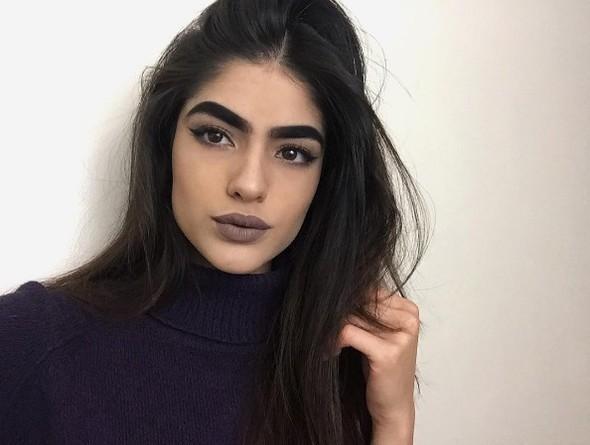 "Evrime Nasıl Kafa Atılır?" Sorusuna En Başarılı Cevabı Veren Bir Manken: Samantha Digiacomo
