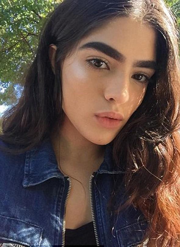 "Evrime Nasıl Kafa Atılır?" Sorusuna En Başarılı Cevabı Veren Bir Manken: Samantha Digiacomo