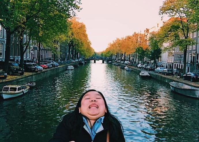 Dünyanın En Sinir Bozucu Pozları ile Yeni Trend Yakalayan Bir Genç Kız: Michelle Liu