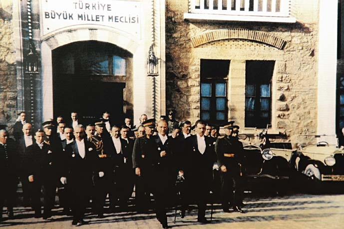 Cumhuriyetin Onuncu Yılında "En Büyük Bayram" İlan Edilen 29 Ekim Cumhuriyet Bayramı