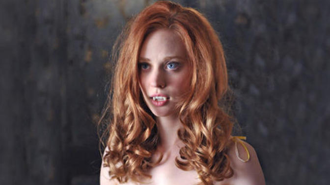En Güzel ve Seksi Kadın Vampir: Jessica Hamby