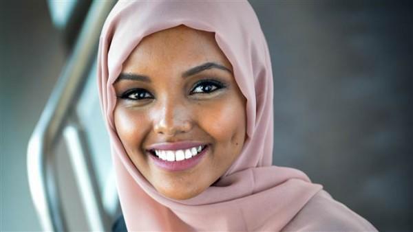 İlk Tesettürlü Model Olma Unvanına Sahip Halima Aden'in Başarı Hikayesine Hayran Kalacaksınız!