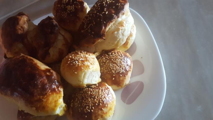 Kokusu ile Kendine Çeken Bir Lezzet: Mahlepli Poğaça Nasıl Yapılır?