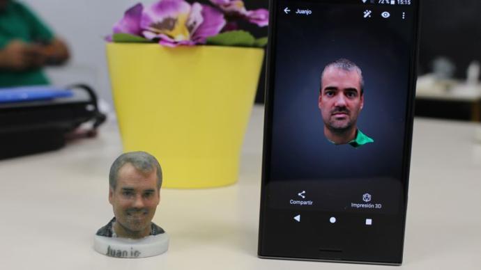 Sony Bir Telefon Üretti, Elinde Patladı: Sony Xperia XZ1