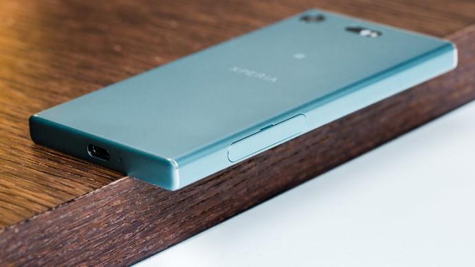 Sony Bir Telefon Üretti, Elinde Patladı: Sony Xperia XZ1