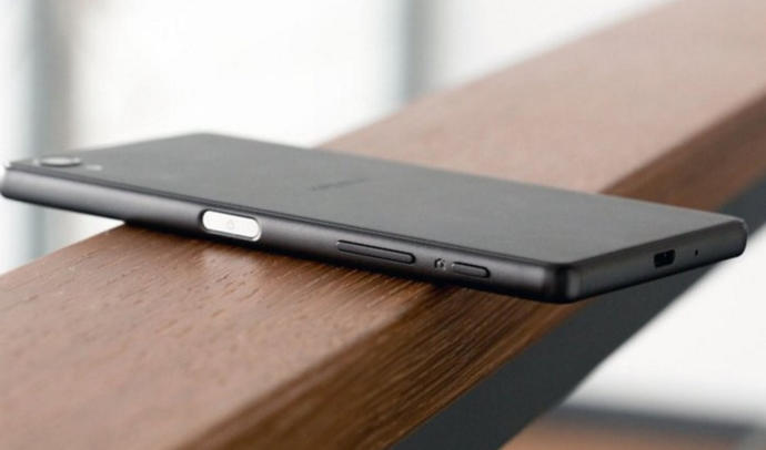 Sony Bir Telefon Üretti, Elinde Patladı: Sony Xperia XZ1