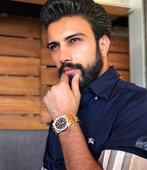 Kadınlar Onların Hastası Olmak İçin Sıraya Giriyor: Instagram Fenomeni Yakışıklı Türk Doktorlar!