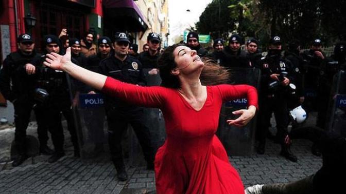 Hakkını Aramak En Çok Kadınlara Yakışır!