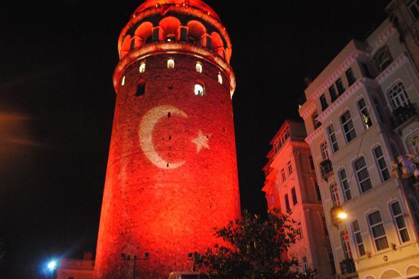 Vatanınız İçin Kan, Arkadaşınız İçin Gözyaşı, Aileniz İçin Ter Dökün!