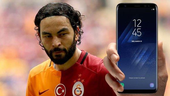 Samsung Şirketine "Galaxy S8" İsimli Telefonun Üretimi Yüzünden Dava Açan Türk Futbolcu: Selçuk İnan
